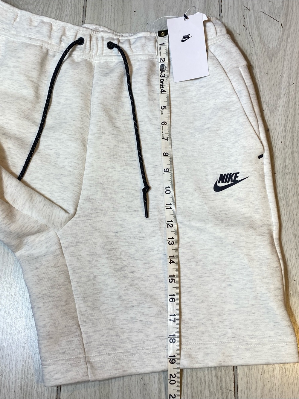 Nike Sportswear Tech Fleece Shorts Mens Size L Light Gray NWT! - Picture 7 of 15